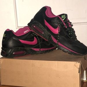 Nike Women’s 9 Air Max Correlate NR
